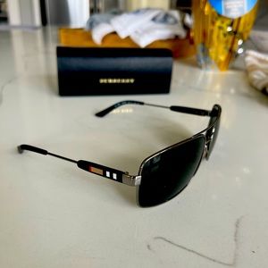 Burberry Men’s Aviator style sunglasses